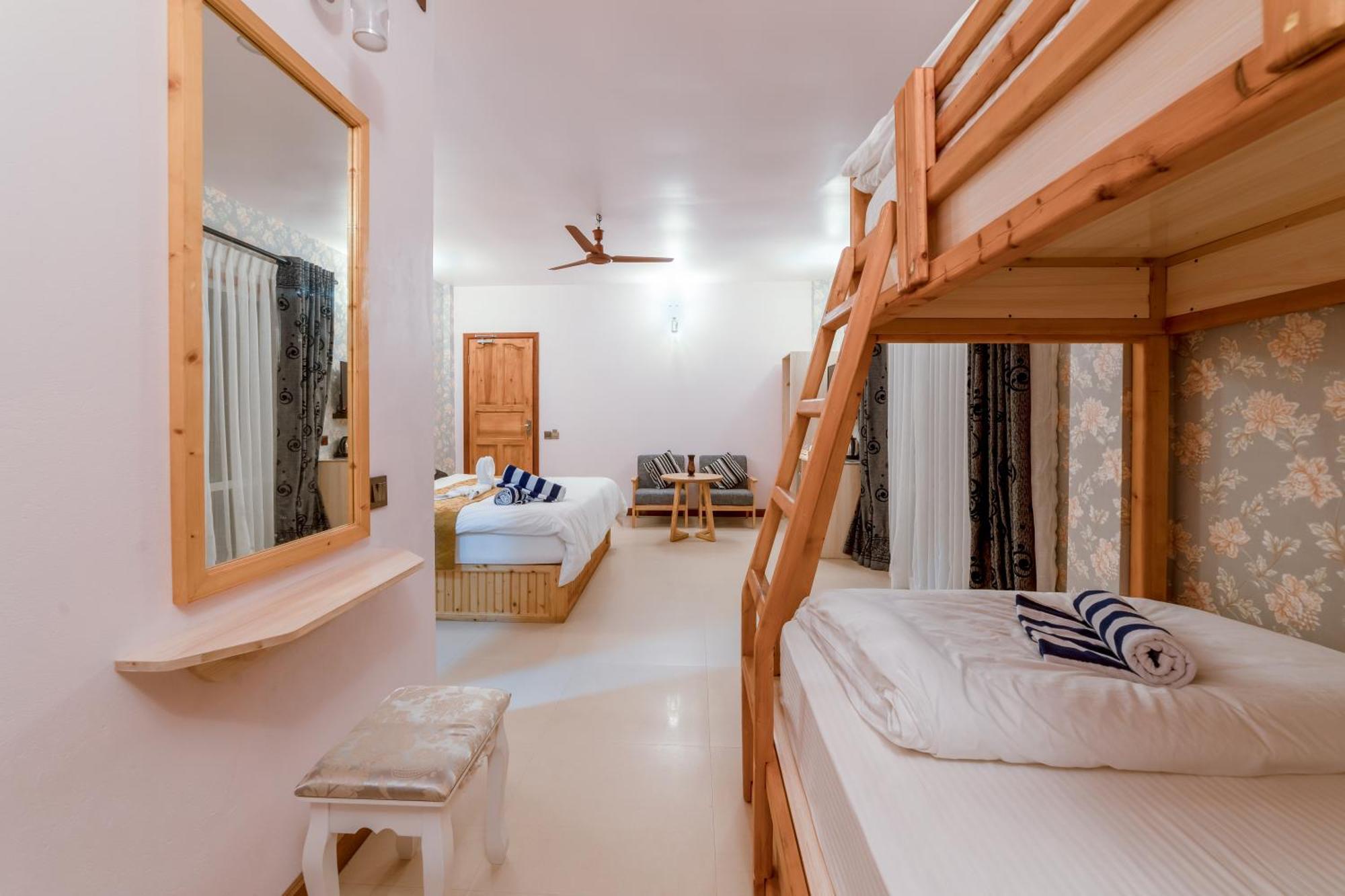 Ostrov Palm Hotel Ukulhas Island Exterior photo